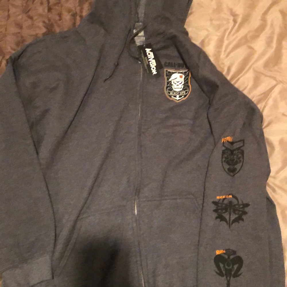 Men’s brand new Call of duty sweater